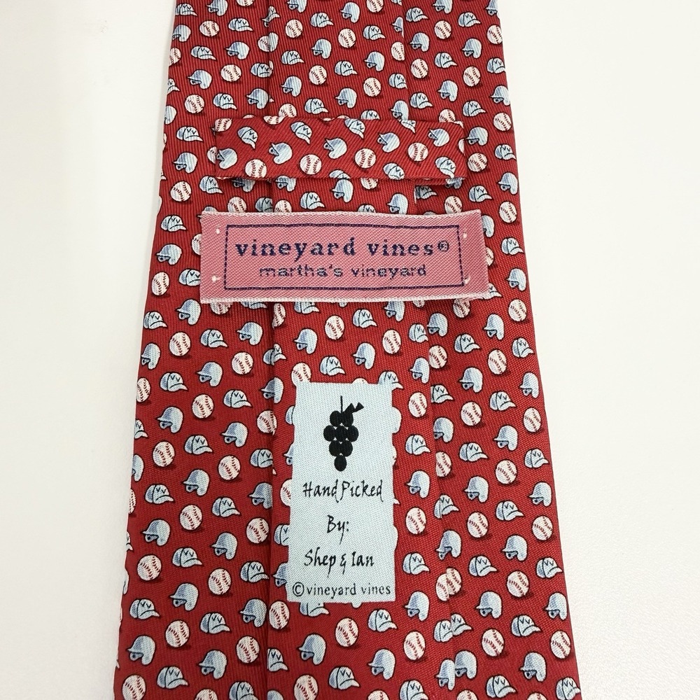 Vineyard Vines Men's Tie Baseball Helmets Hats & Gloves Red Silk 3.75" x 55" euc